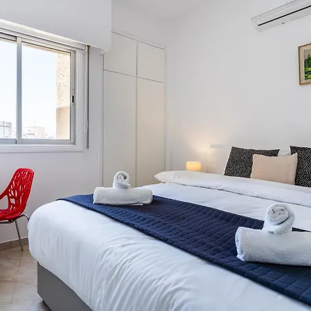 Lunar 1-bedroom Apartment